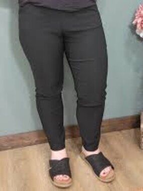 N Touch Women’s Black Skinny Pants – Size 26